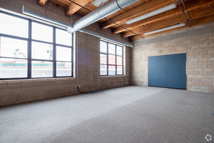 1331 NE Tyler St, Minneapolis, MN à louer - Photo intérieure – Image 3 sur 6