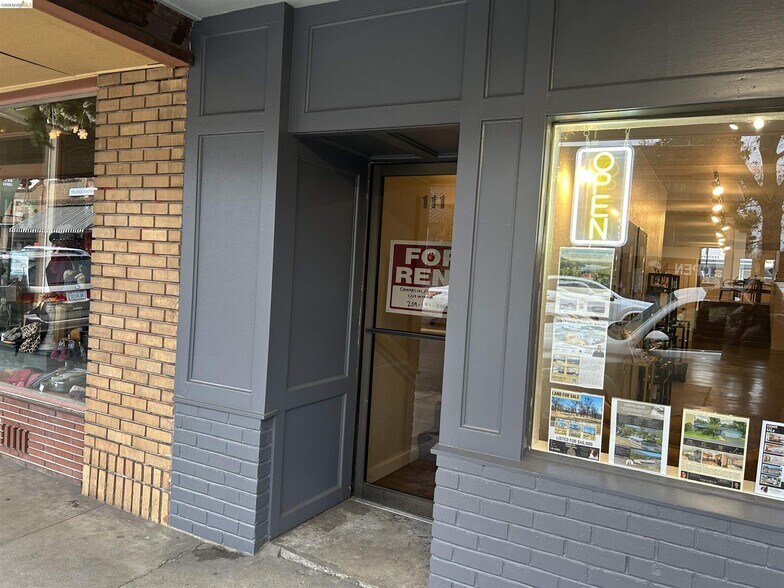 111 S Washington St, Sonora, CA à louer - Photo de l’immeuble – Image 2 sur 2