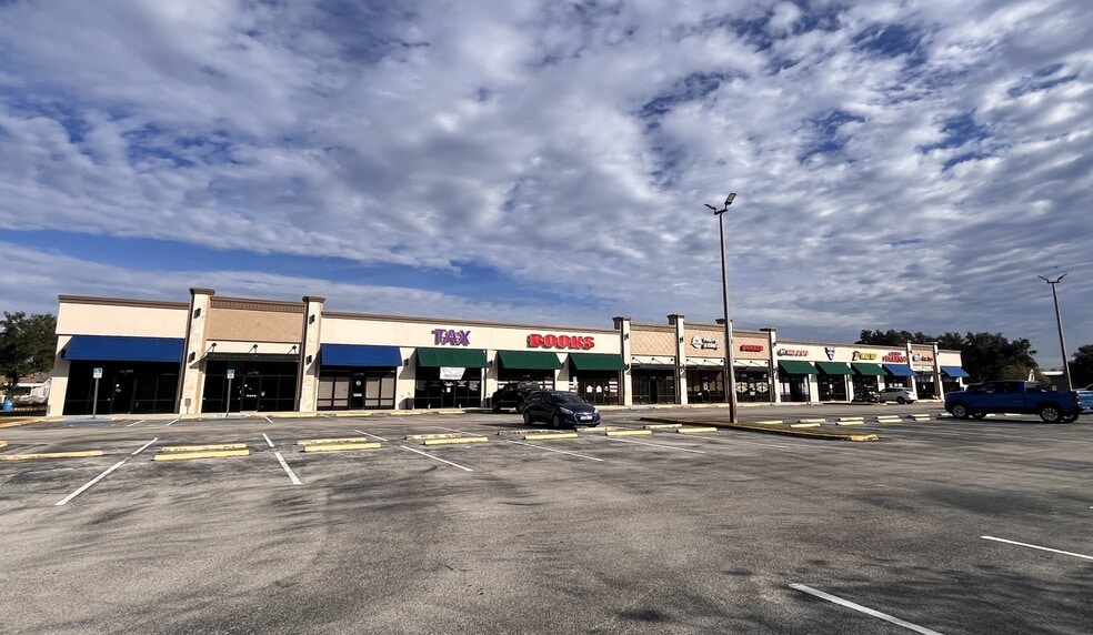 CR 542, Dundee, FL à louer - Photo principale – Image 1 sur 2