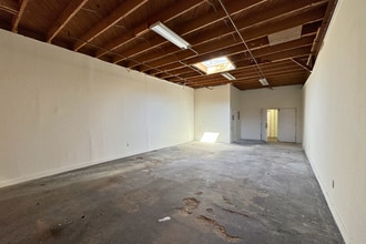 3221 S Hill St, Los Angeles, CA à louer Photo intérieure– Image 2 sur 2