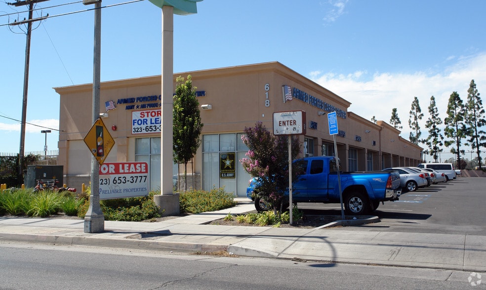 568-618 S Mount Vernon Ave, San Bernardino, CA à louer - Photo principale – Image 3 sur 6