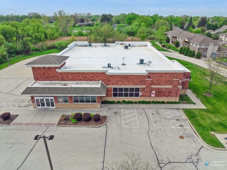 6905 75th Pl, Pleasant Prairie, WI à louer - Photo de l’immeuble – Image 3 sur 17