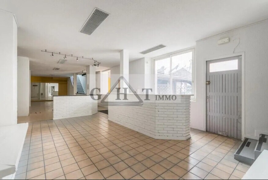 Bureau dans Melun à louer - Photo de l’immeuble – Image 2 sur 4