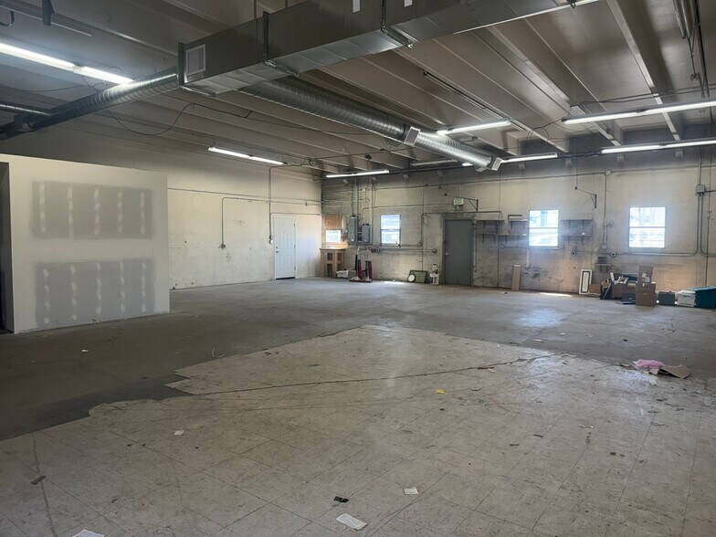2065-2085 S Holly St, Denver, CO à louer - Photo de l’immeuble – Image 3 sur 10