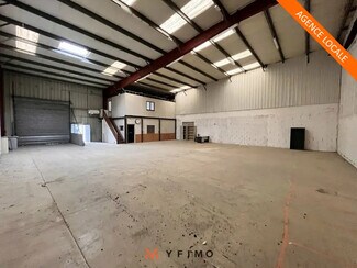 Plus de détails pour Local d'activités à louer