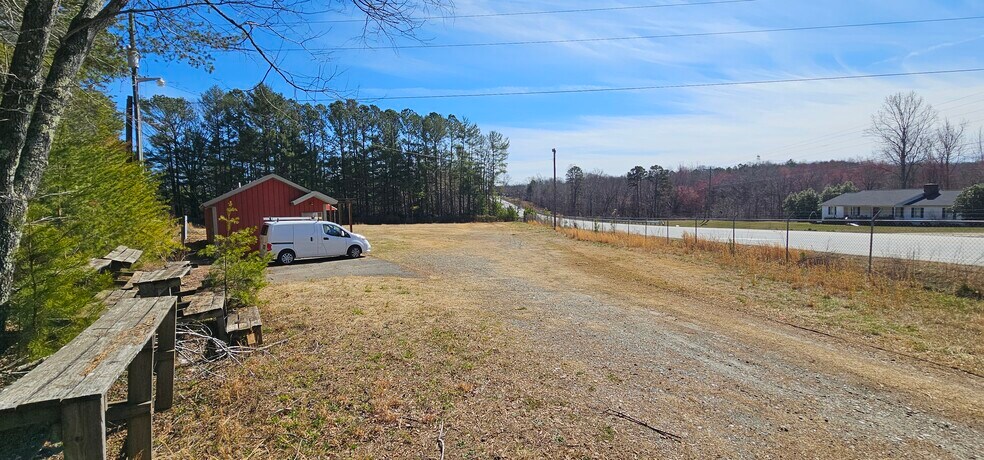 6604 Dallas Cherryville Hwy, Bessemer City, NC à louer - Photo de l’immeuble – Image 2 sur 28