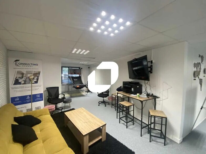 Bureau dans Cergy à louer - Photo de l’immeuble – Image 2 sur 9