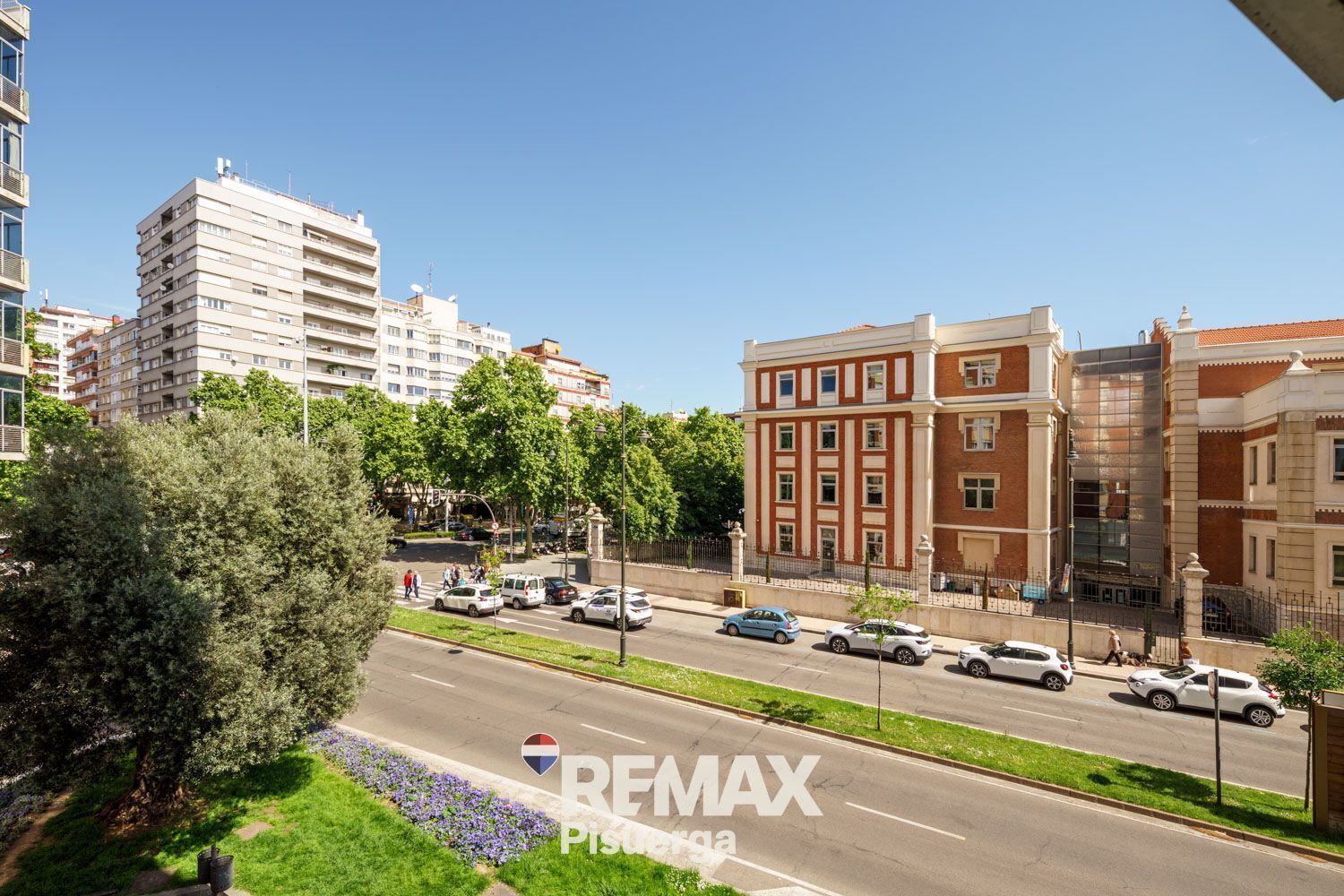 Bureau dans Valladolid à vendre Photo de l’immeuble– Image 1 sur 108