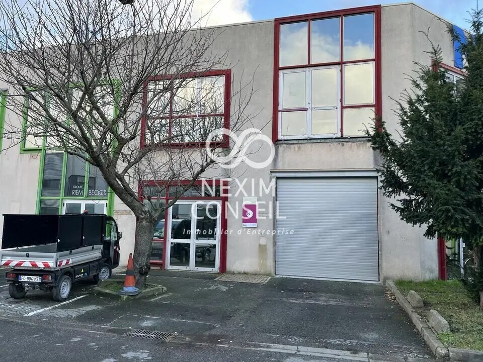 Local d’activités dans Ivry-sur-Seine à louer Photo de l’immeuble– Image 1 sur 11