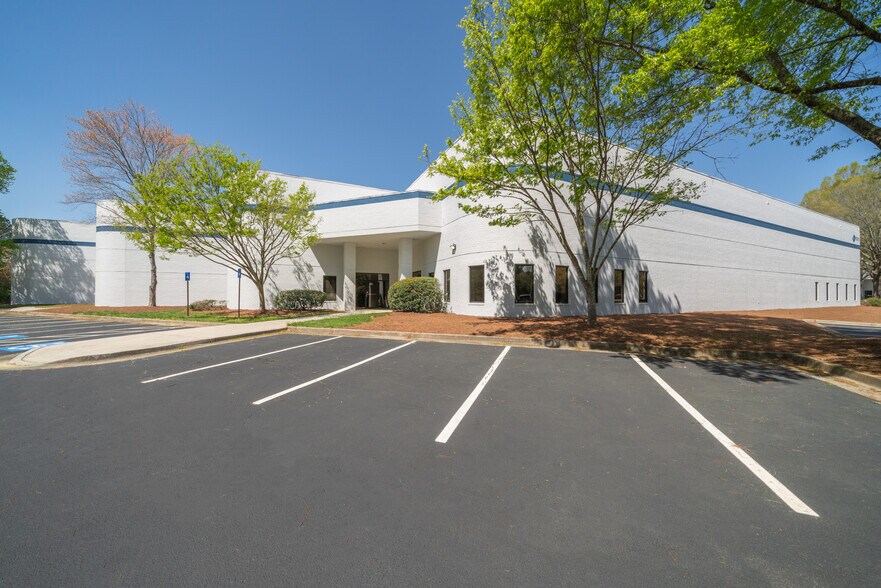 7800 The Bluffs, Austell, GA à louer - Photo de l’immeuble – Image 3 sur 14