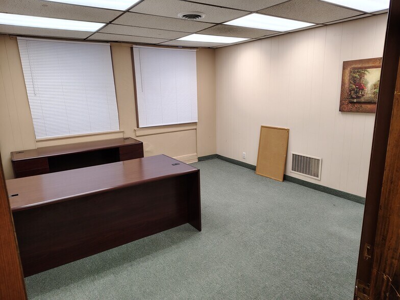 26 Harvester Ave, Batavia, NY à louer - Photo de l’immeuble – Image 3 sur 10