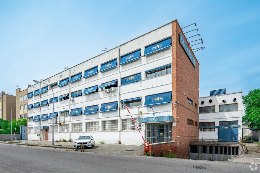 Industriel/Logistique dans Madrid, Madrid à louer - Photo de l’immeuble – Image 2 sur 2