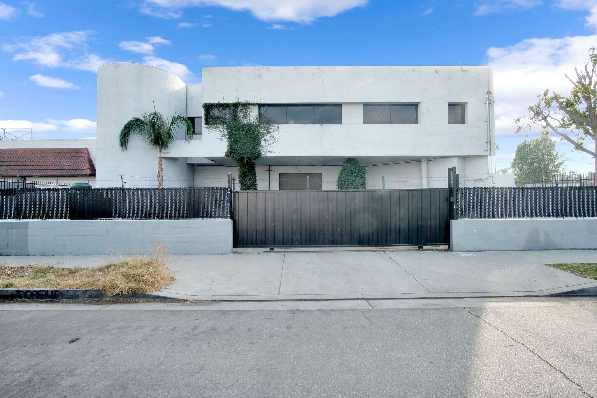 14732 Lull St, Van Nuys, CA à vendre Photo principale– Image 1 sur 12