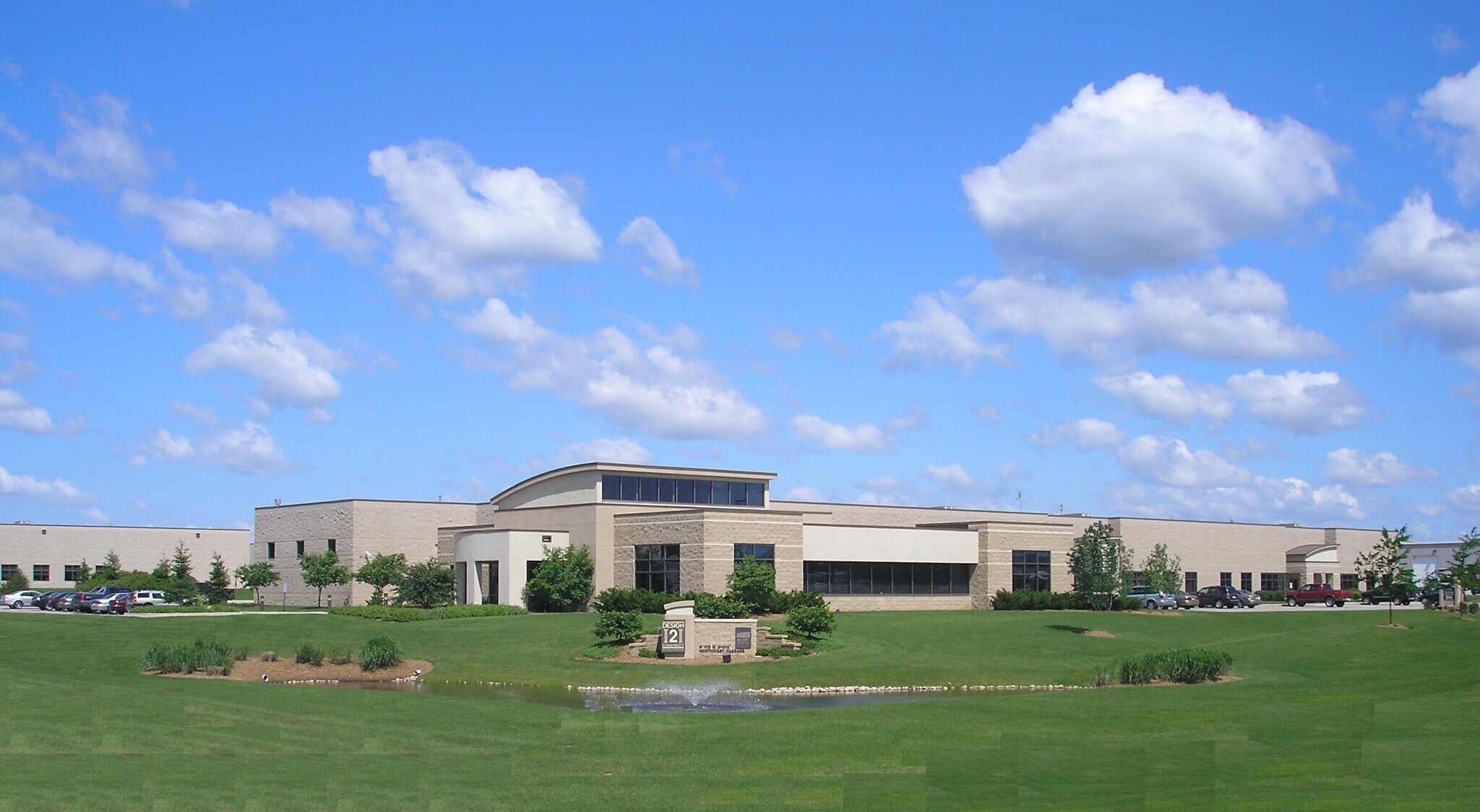 N173W21010 Northwest Passage Way, Jackson, WI à louer Photo principale– Image 1 sur 24