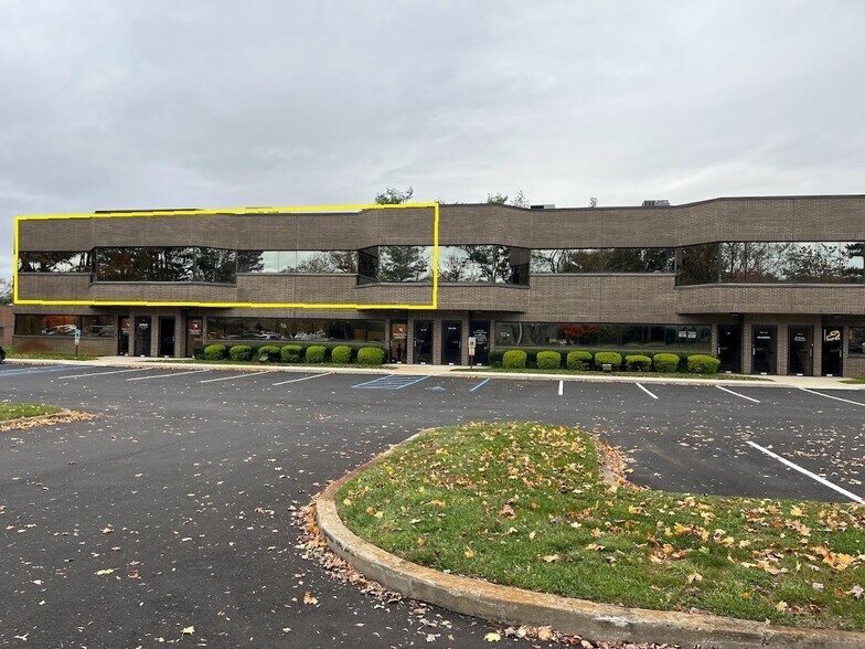 2 Hartford Dr, Tinton Falls, NJ à vendre - Photo de l’immeuble – Image 1 sur 8