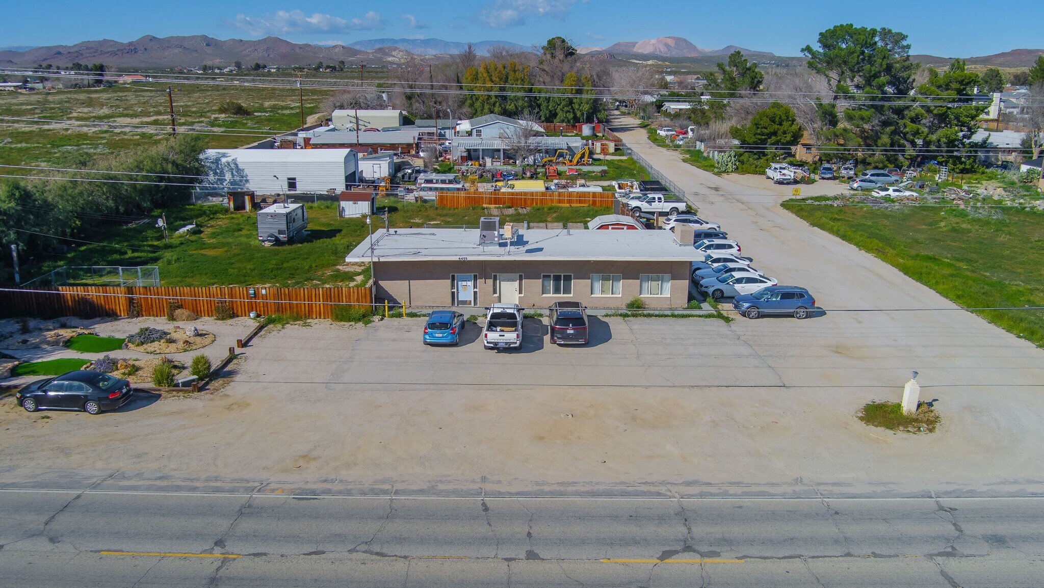 4455 W Rosamond Blvd, Rosamond, CA à vendre Photo principale– Image 1 sur 3