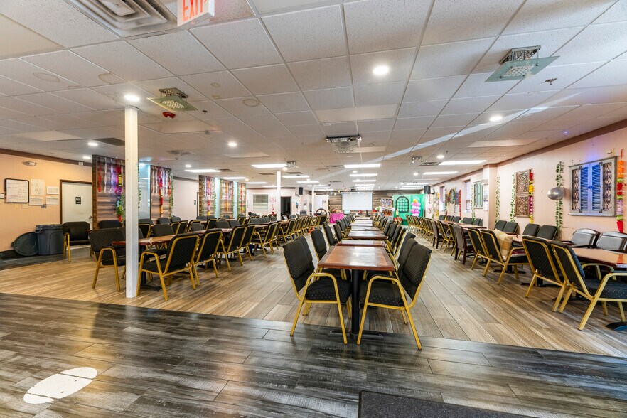 1501 Livingston Ave, North Brunswick, NJ à louer - Photo de l’immeuble – Image 3 sur 28