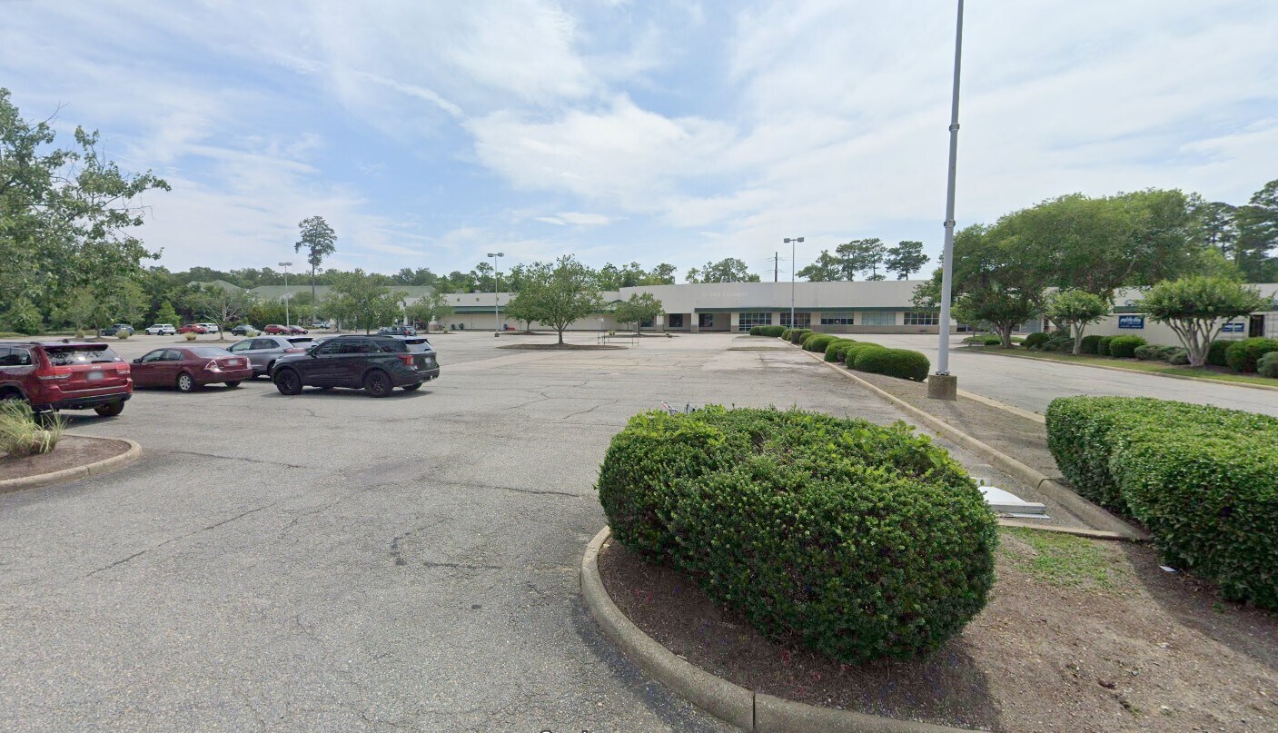 140 Arthur Way, Newport News, VA à vendre Photo principale– Image 1 sur 2