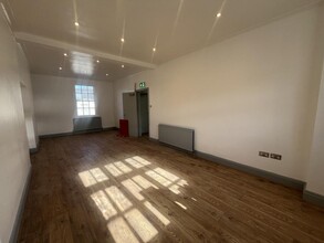 463 Bury New Rd, Manchester à louer Photo intérieure– Image 1 sur 5