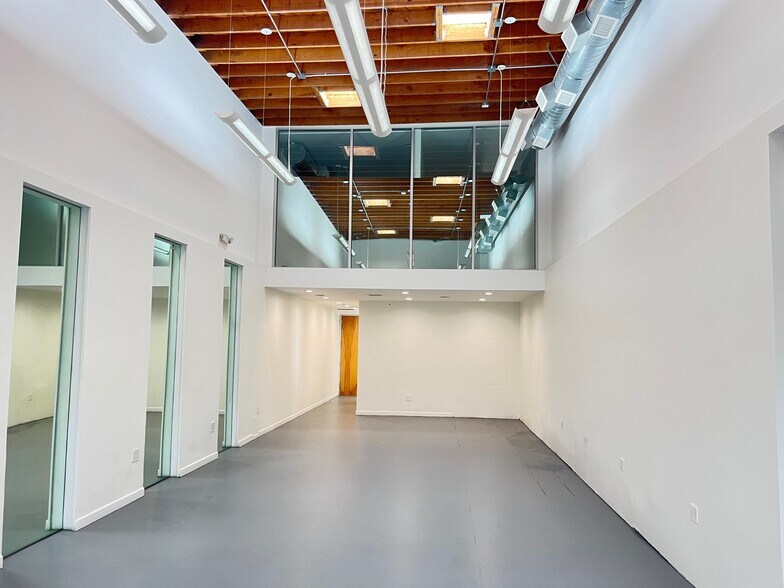 1084-1088 S Fairfax Ave, Los Angeles, CA à louer - Photo de l’immeuble – Image 3 sur 15