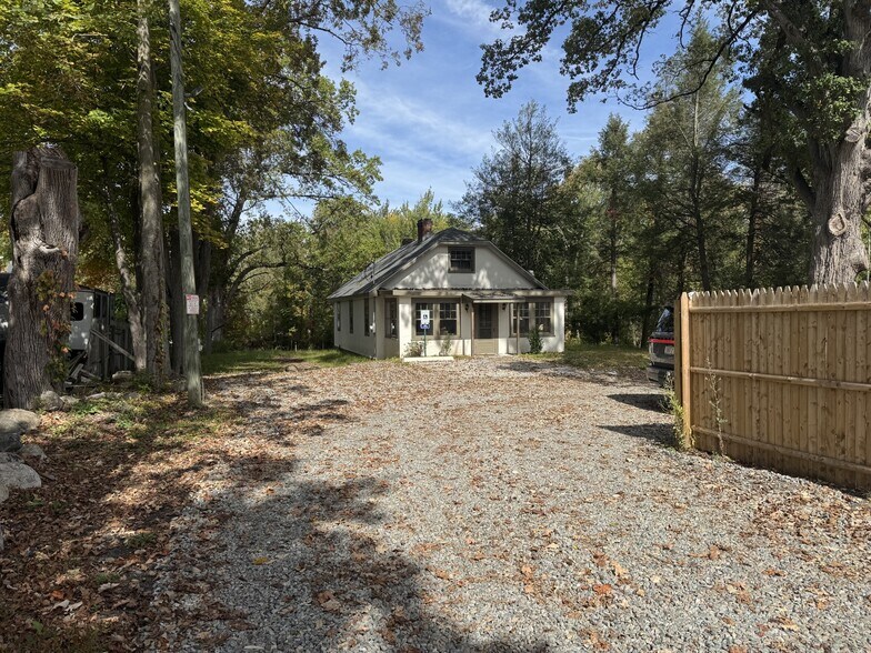 876 Route 35, Cross River, NY à louer - Photo de l’immeuble – Image 1 sur 3