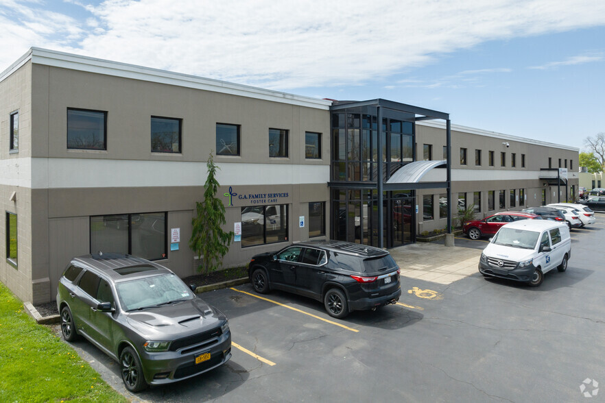 40 Gardenville Pkwy W, Buffalo, NY à louer - Photo de l’immeuble – Image 3 sur 17