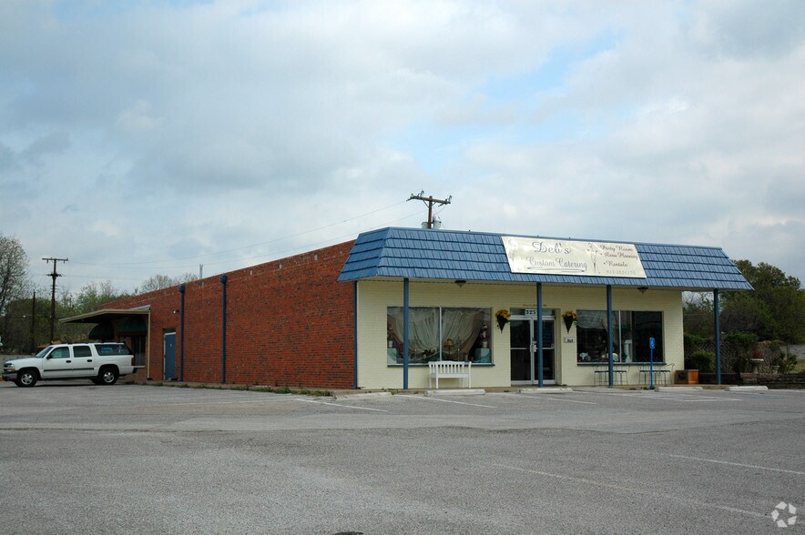 325 Pipeline Rd, Bedford, TX à vendre - Photo de l’immeuble – Image 3 sur 18