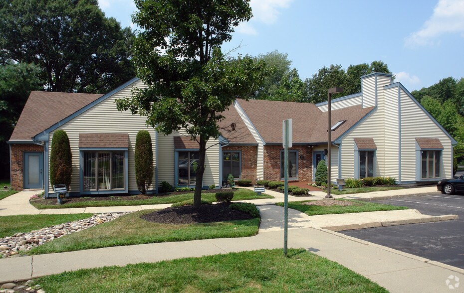146 S Lakeview Dr, Gibbsboro, NJ à vendre - Photo de l’immeuble – Image 2 sur 16