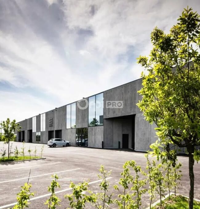 Plus de détails pour Bureau, Industriel/Logistique à louer