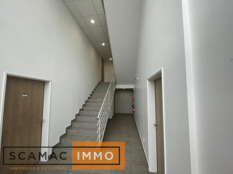 Bureau dans Brétigny-sur-Orge à louer - Photo de l’immeuble – Image 2 sur 9