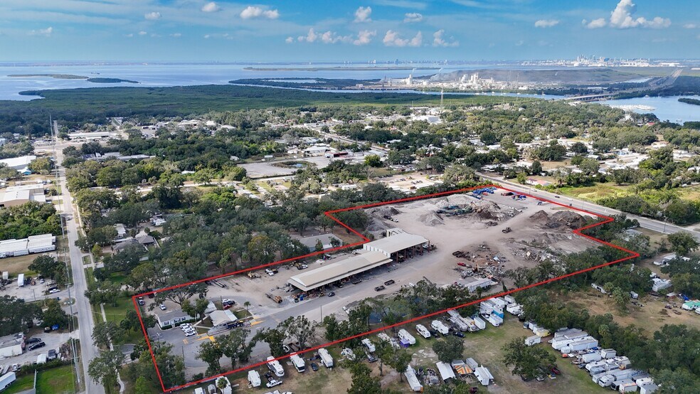 7314 Nundy Ave, Gibsonton, FL à vendre - Photo de l’immeuble – Image 2 sur 17