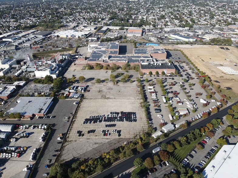 500 Grumman Rd, Bethpage, NY à louer - Photo de l’immeuble – Image 2 sur 4