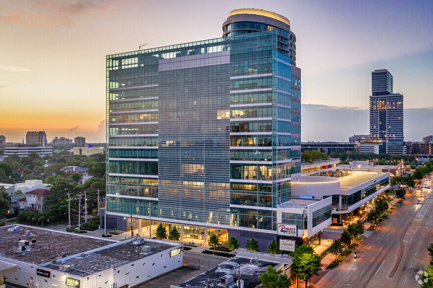 3200 Kirby Dr, Houston, TX à louer - Photo de l’immeuble – Image 2 sur 4