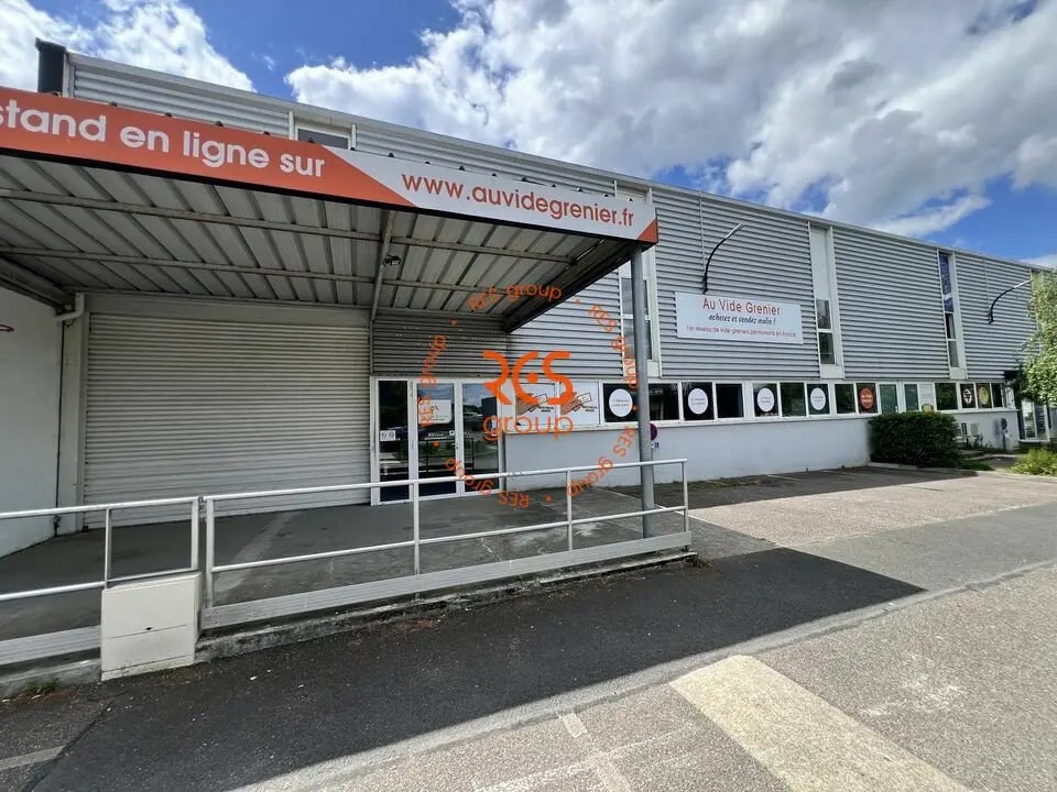 Local commercial dans Pessac à louer Photo de l’immeuble– Image 1 sur 11