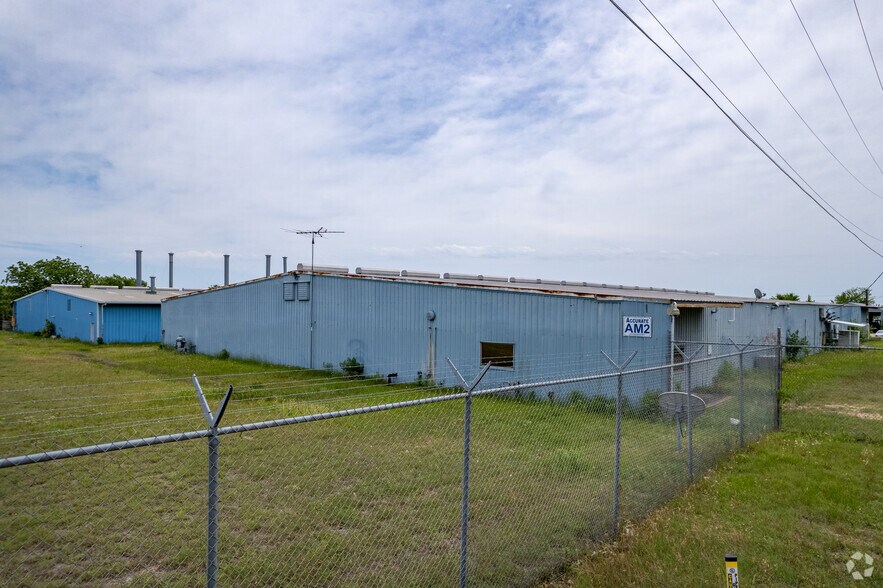 1200 E 4th, Taylor, TX à vendre - Photo de l’immeuble – Image 3 sur 7