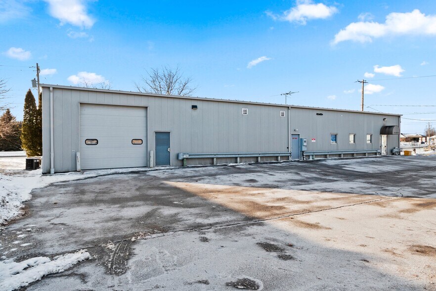 3420 Dewey St, Manitowoc, WI à louer - Photo de l’immeuble – Image 2 sur 36