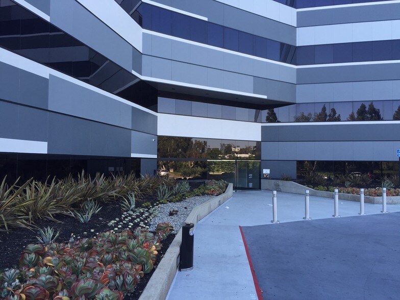 6167 Bristol Pky, Culver City, CA à louer - Photo de l’immeuble – Image 3 sur 6