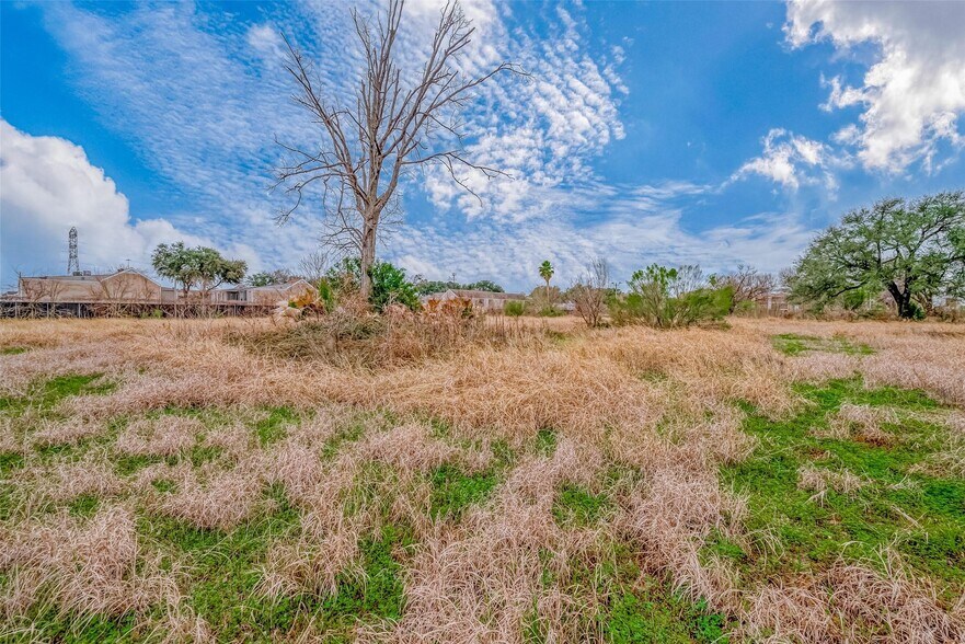 10403 Forum Park Dr, Houston, TX à vendre - Photo de l’immeuble – Image 3 sur 9