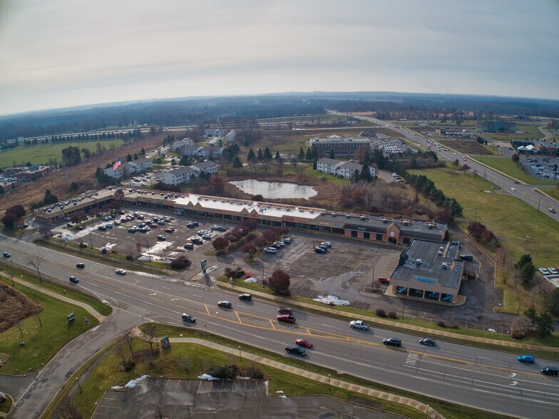 4050-4184 E Grand River Ave, Howell, MI à louer - Photo de l’immeuble – Image 3 sur 6