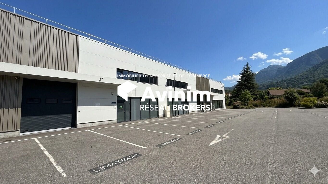 Local d'activités dans Voreppe à vendre Photo de l’immeuble– Image 1 sur 12