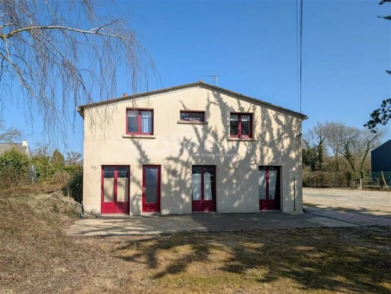 Local d'activités dans La Richardais à vendre - Photo de l’immeuble – Image 3 sur 9