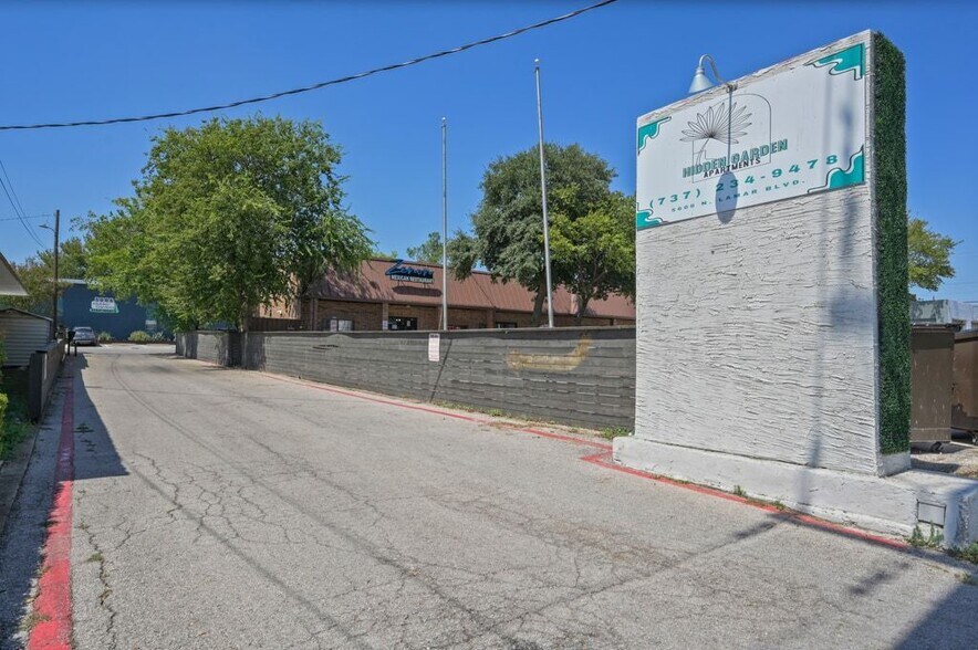 5606 N Lamar Blvd, Austin, TX à vendre - Photo de l’immeuble – Image 2 sur 22