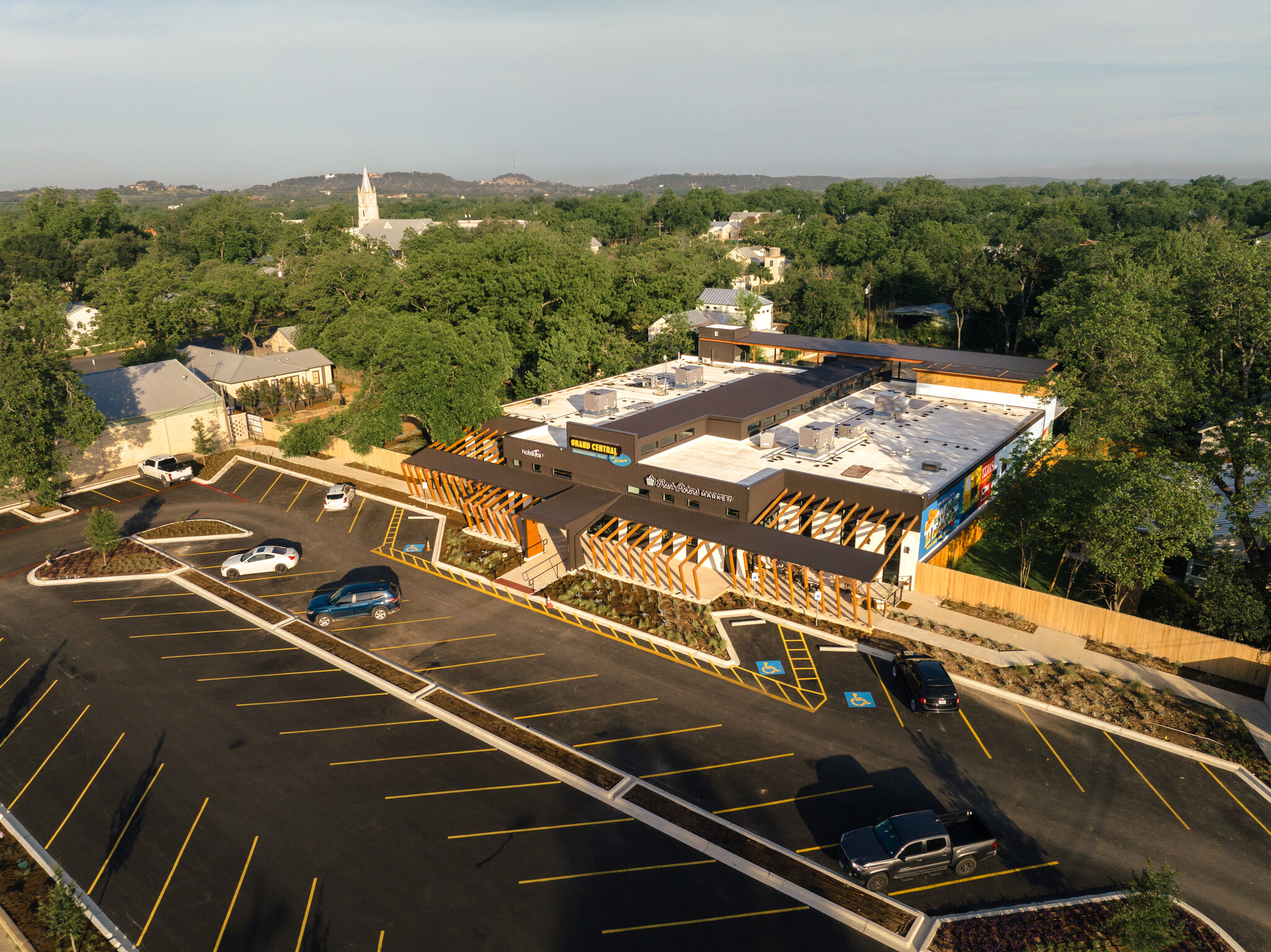 206 N Milam St, Fredericksburg, TX à louer Photo de l’immeuble– Image 1 sur 9