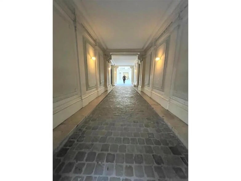 62 Rue De Miromesnil, Paris à louer - Photo de l’immeuble – Image 2 sur 17