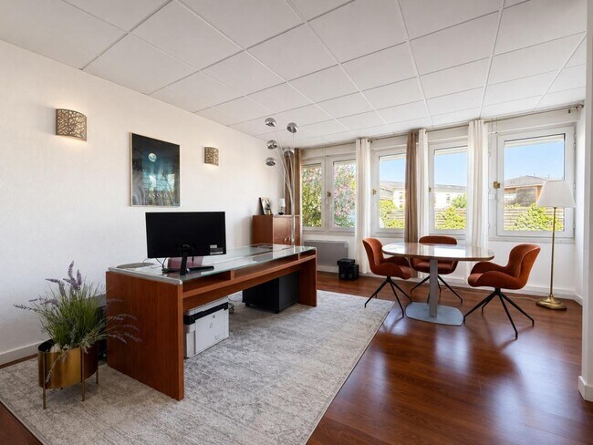 Plus de détails pour Bureau à vendre