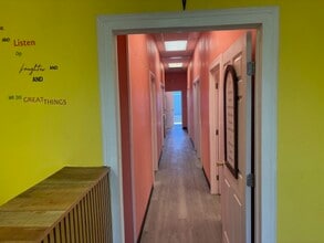 5051 Stewart Ave, Las Vegas, NV à louer Hall d’entrée– Image 1 sur 14