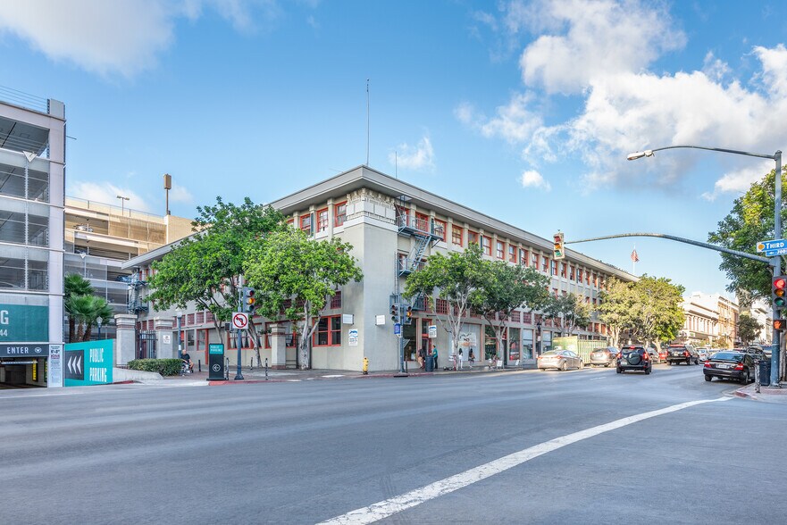 720 4th Ave, San Diego, CA à louer - Photo de l’immeuble – Image 2 sur 6