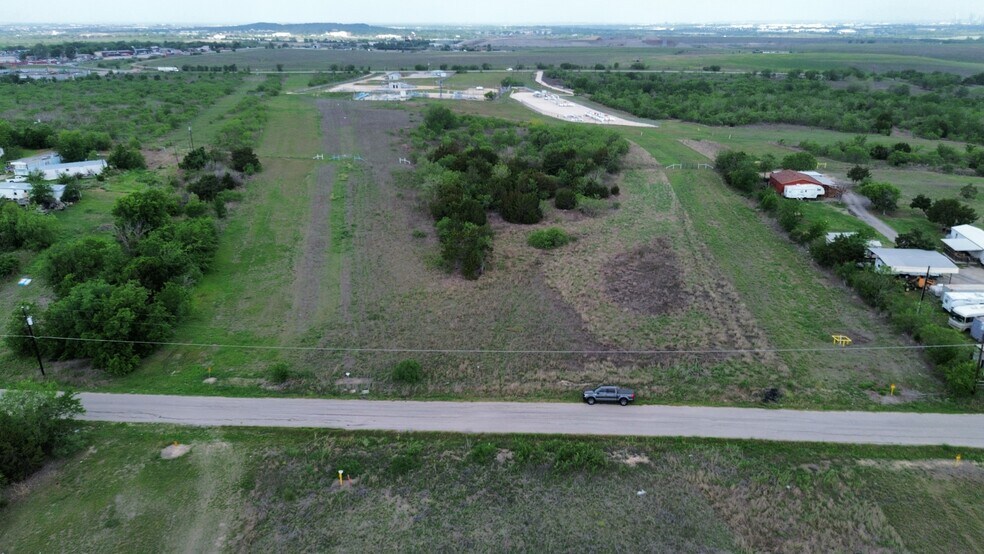 10810 McAngus Rd, Del Valle, TX à vendre - Photo de l’immeuble – Image 1 sur 5