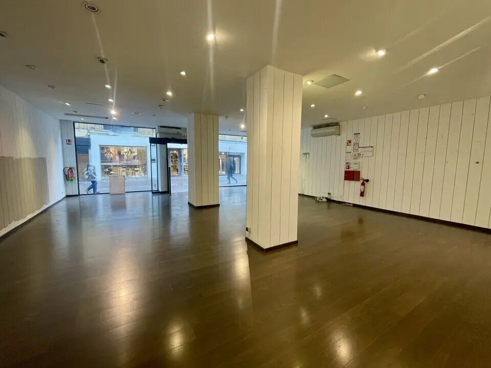 Local commercial dans Charleville-Mézières à louer Photo intérieure– Image 1 sur 8