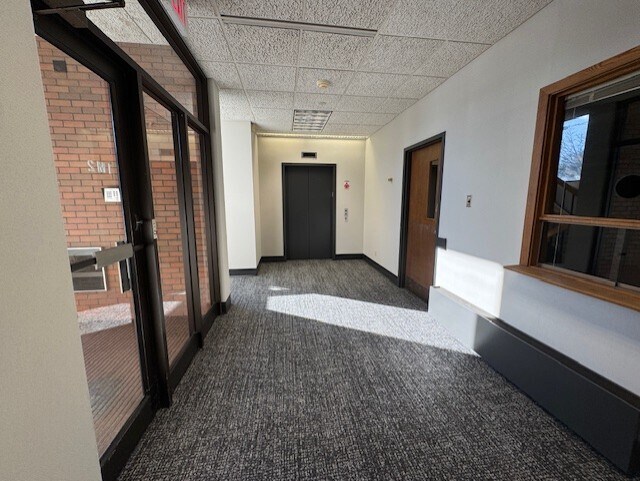 1401 N Rankin St, Appleton, WI à louer - Photo de l’immeuble – Image 3 sur 21